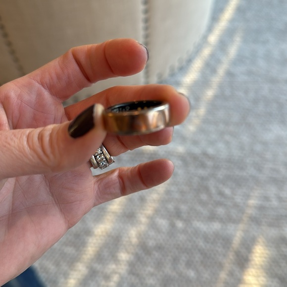 Oura ring, rose gold, size 8. No charger. - Picture 4 of 4